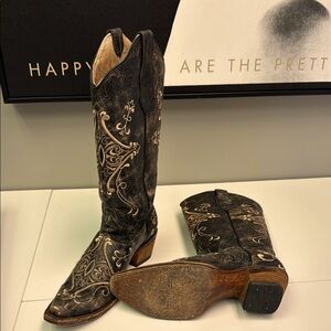 Circle G Black Heeled Boots with Intricate Embroidery